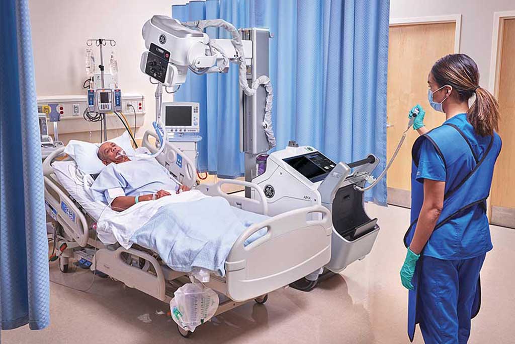 Máy Xquang di động được sử dụng tại giường bệnh nhân trong bệnh viện